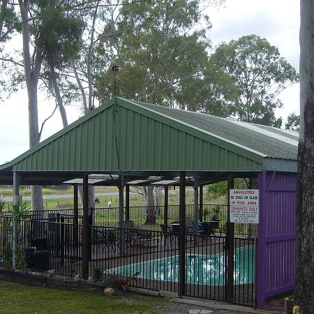 Greenacres Motel / Van Park Benaraby ภายนอก รูปภาพ