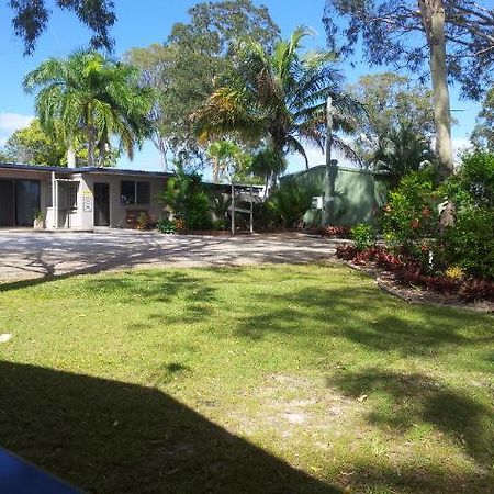 Greenacres Motel / Van Park Benaraby ภายนอก รูปภาพ