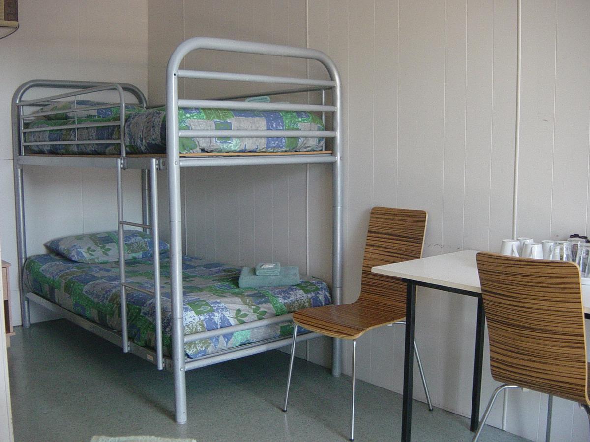 Greenacres Motel / Van Park Benaraby ภายนอก รูปภาพ