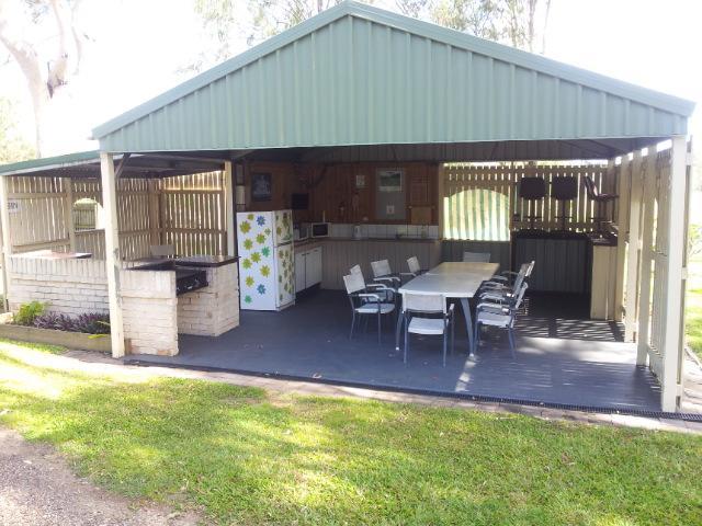 Greenacres Motel / Van Park Benaraby ภายนอก รูปภาพ